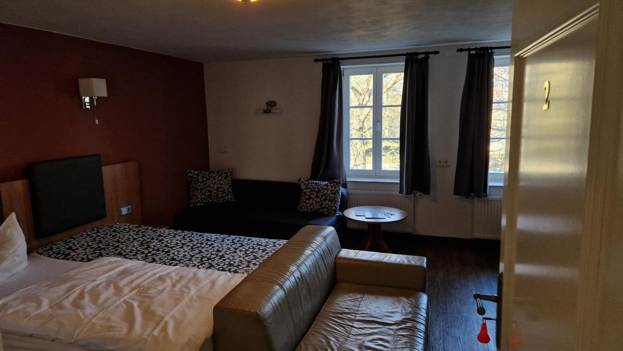 Hotel Garni Demmel & Cie Rohrsheim Bagian luar foto