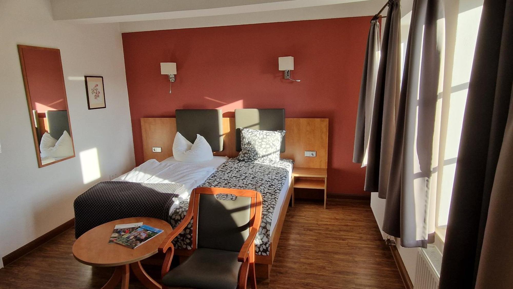 Hotel Garni Demmel & Cie Rohrsheim Bagian luar foto