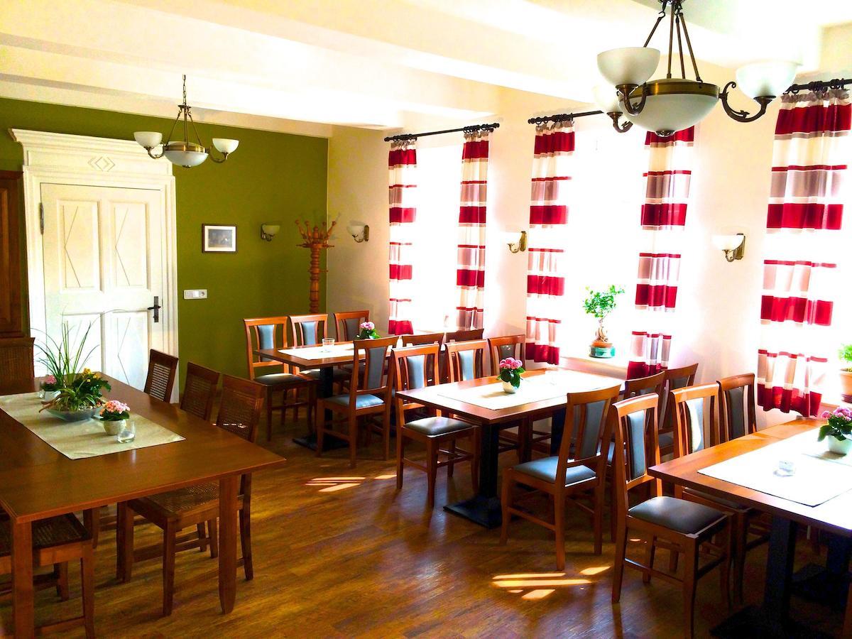 Hotel Garni Demmel & Cie Rohrsheim Bagian luar foto